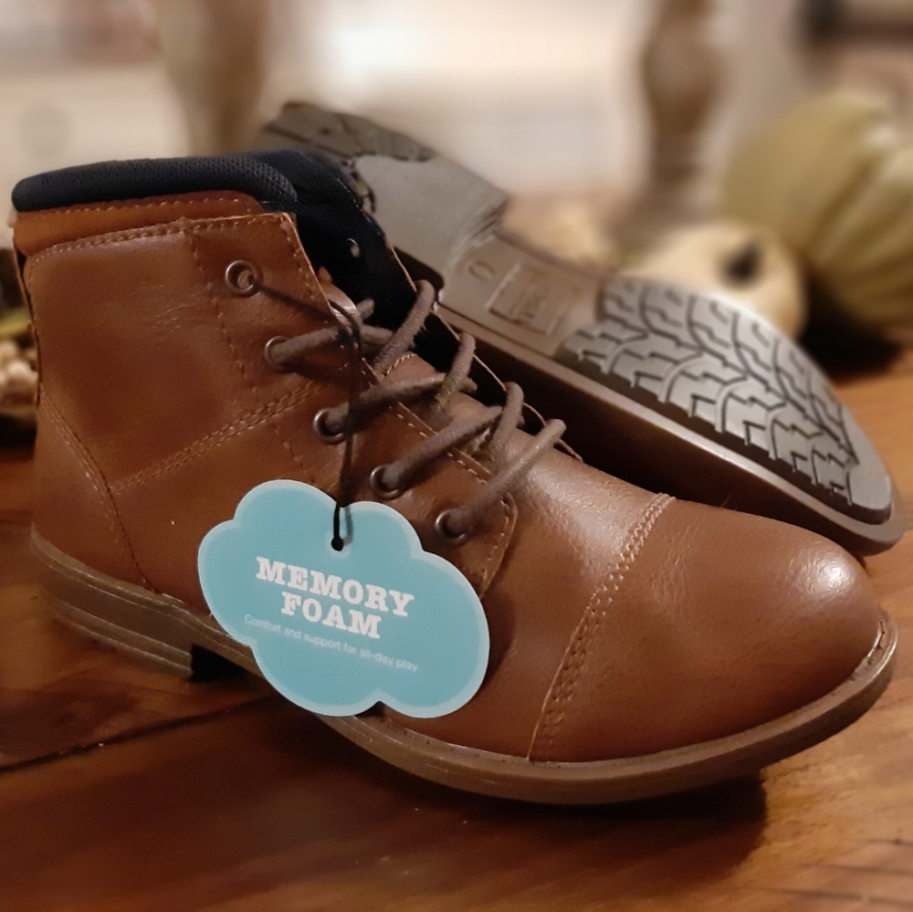 NWT Boys Size 1 Dress Boots